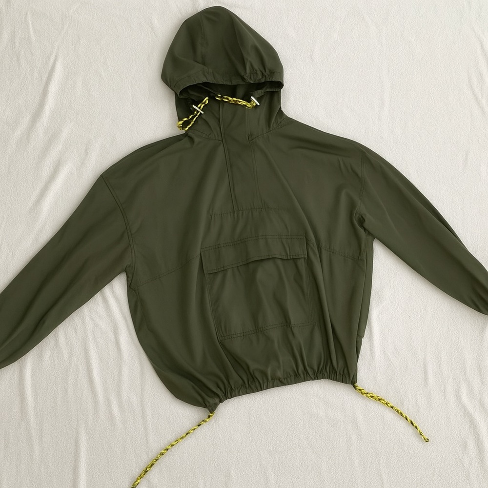H&M sport rain jacket in deep green size men’s small